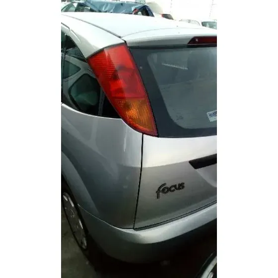 FORD FOCUS BERLINA (CAK) '1999 AMBIENTE PLATA