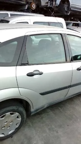 FORD FOCUS BERLINA (CAK) '1999 AMBIENTE PLATA