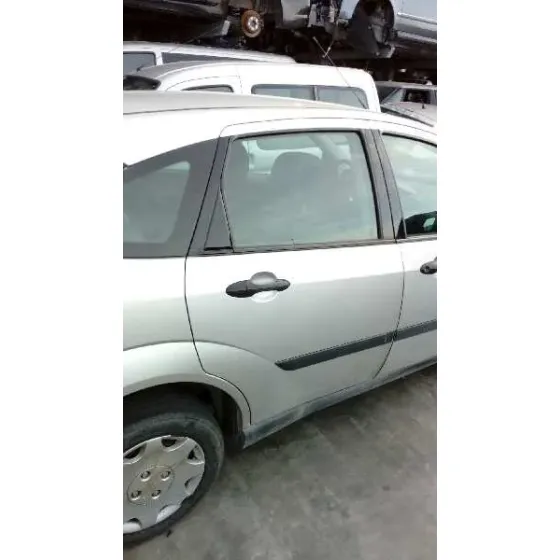 FORD FOCUS BERLINA (CAK) '1999 AMBIENTE PLATA