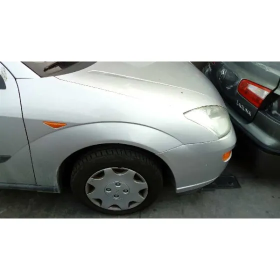 FORD FOCUS BERLINA (CAK) '1999 AMBIENTE PLATA