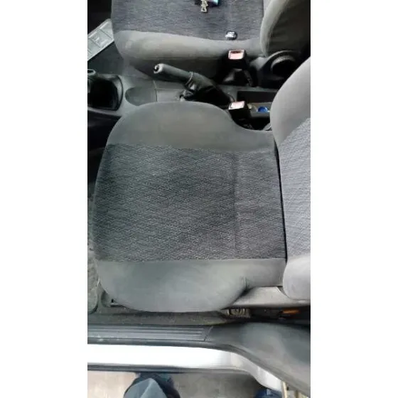 FORD FOCUS BERLINA (CAK) '1999 AMBIENTE PLATA