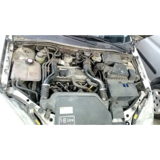 FORD FOCUS BERLINA (CAK) '1999 AMBIENTE PLATA