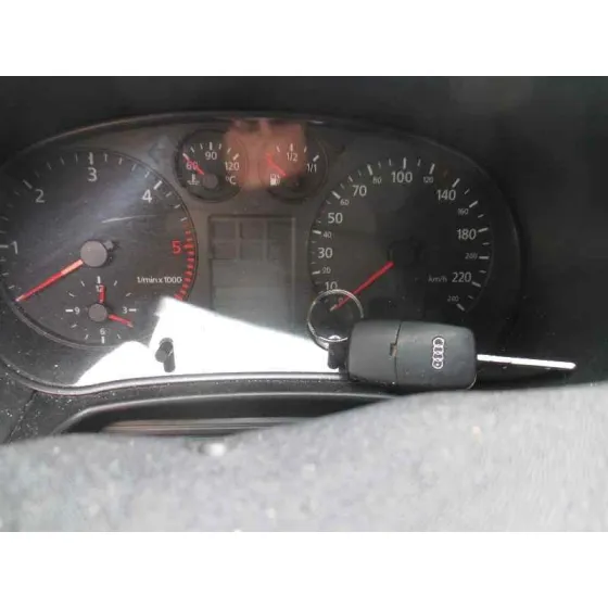 AUDI A3 (8L) '1999 1.9 TDI PLATA