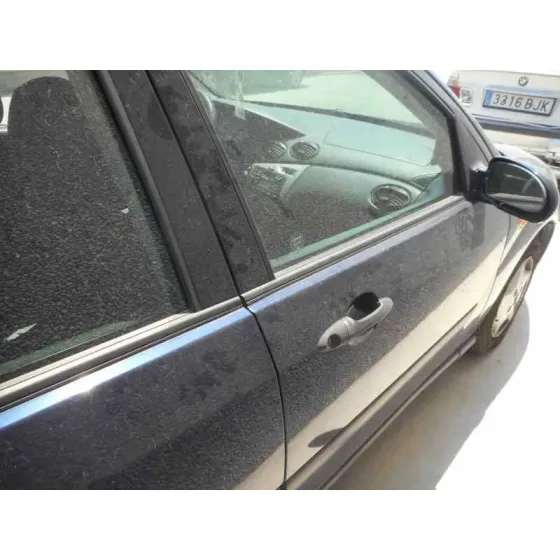 FORD FOCUS BERLINA (CAK) '1999 AMBIENTE AZUL