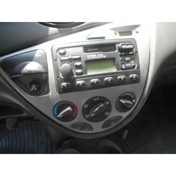 FORD FOCUS BERLINA (CAK) '1999 AMBIENTE AZUL