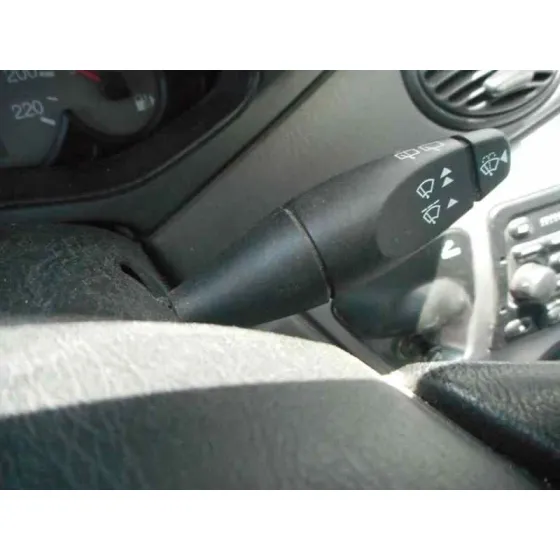 FORD FOCUS BERLINA (CAK) '1999 AMBIENTE AZUL