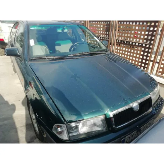 SKODA OCTAVIA BERLINA (1U2) '1998 1.9 TDI SLX (81KW) VERDE