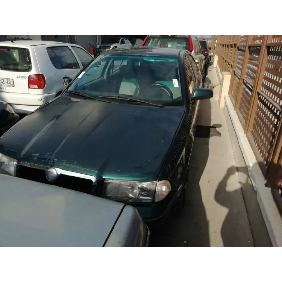 SKODA OCTAVIA BERLINA (1U2) '1998 1.9 TDI SLX (81KW) VERDE