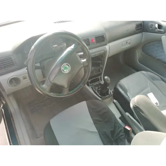 SKODA OCTAVIA BERLINA (1U2) '1998 1.9 TDI SLX (81KW) VERDE