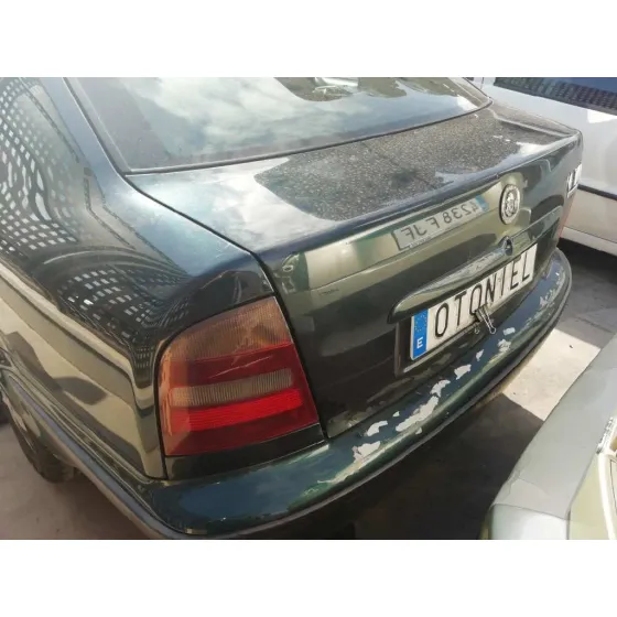 SKODA OCTAVIA BERLINA (1U2) '1998 1.9 TDI SLX (81KW) VERDE