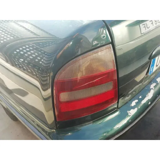 SKODA OCTAVIA BERLINA (1U2) '1998 1.9 TDI SLX (81KW) VERDE