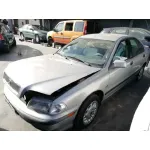 VOLVO S40 BERLINA '1998 1.6 GRIS