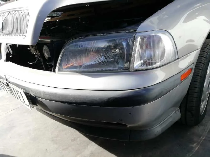 VOLVO S40 BERLINA '1998 1.6 GRIS