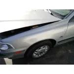 VOLVO S40 BERLINA '1998 1.6 GRIS