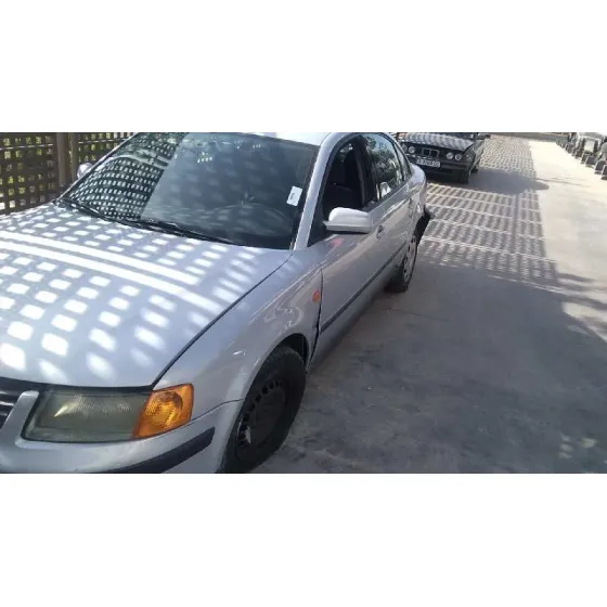 VOLKSWAGEN PASSAT BERLINA (3B2) '1997 BERLINA PLATA