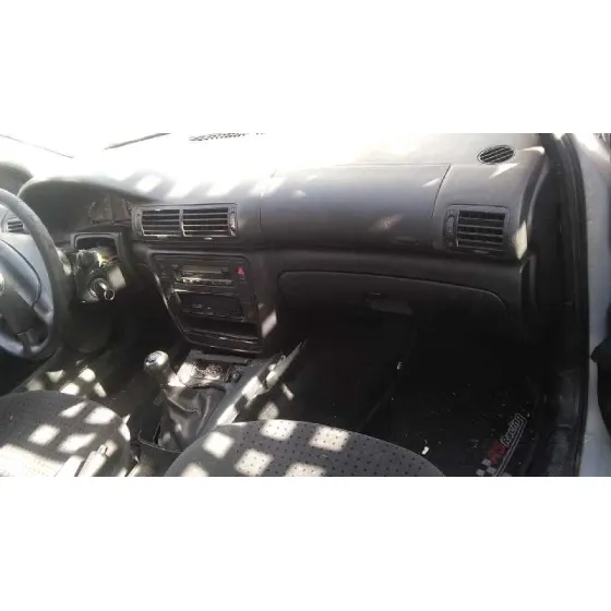 VOLKSWAGEN PASSAT BERLINA (3B2) '1997 BERLINA PLATA