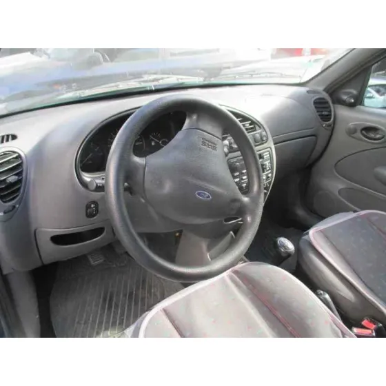 FORD FIESTA BERLINA (DX) '2000 AMBIENTE VERDE