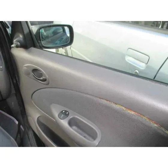 FORD FIESTA BERLINA (DX) '2000 AMBIENTE VERDE