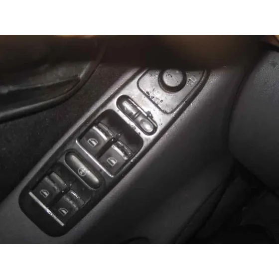 SEAT LEON (1M1) '2000 SIGNO AZUL