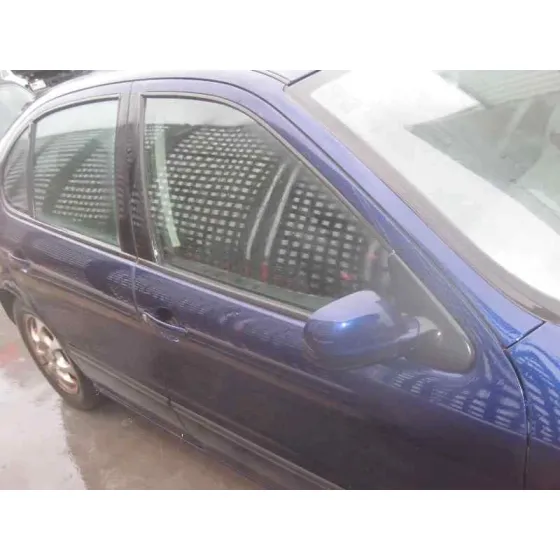 SEAT LEON (1M1) '2000 SIGNO AZUL