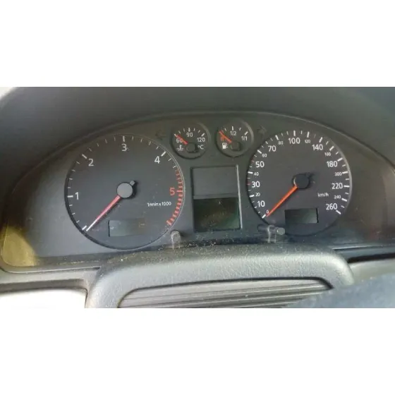 AUDI A4 BERLINA (B5) '2000 1.9 TDI GRIS