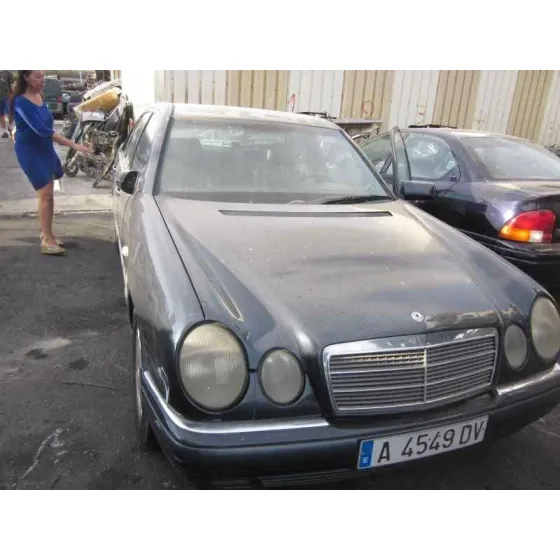 MERCEDES CLASE E (W210) BERLINA '1999 320 (210.055) AZUL MARINO