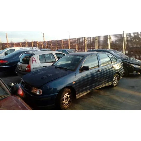 SEAT CORDOBA BERLINA (6K2) '1999 1.4 AZUL