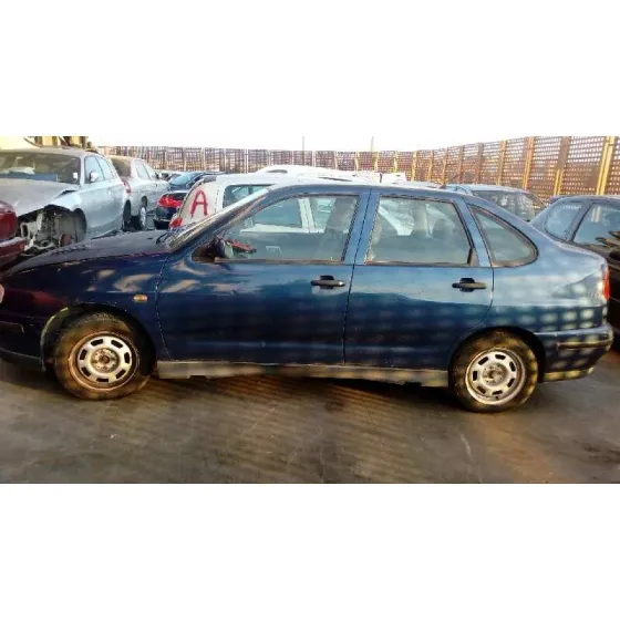 SEAT CORDOBA BERLINA (6K2) '1999 1.4 AZUL