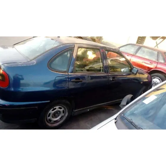 SEAT CORDOBA BERLINA (6K2) '1999 1.4 AZUL