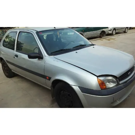 FORD FIESTA BERLINA '1999 BASICO PLATA