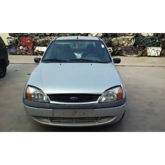 FORD FIESTA BERLINA '1999 BASICO PLATA