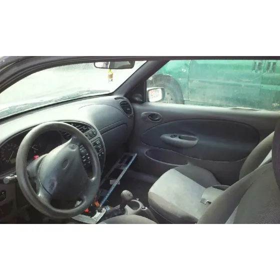 FORD FIESTA BERLINA '1999 BASICO PLATA