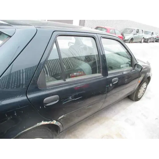 FORD FIESTA BERLINA '1997 GHIA VERDE OSCURO