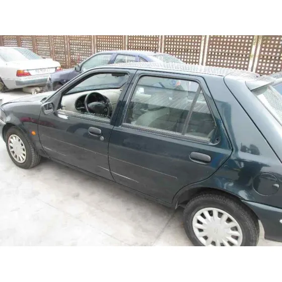 FORD FIESTA BERLINA '1997 GHIA VERDE OSCURO