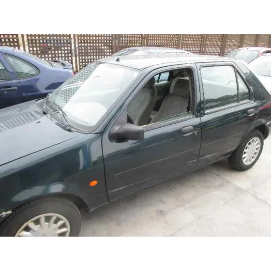FORD FIESTA BERLINA '1997 GHIA VERDE OSCURO