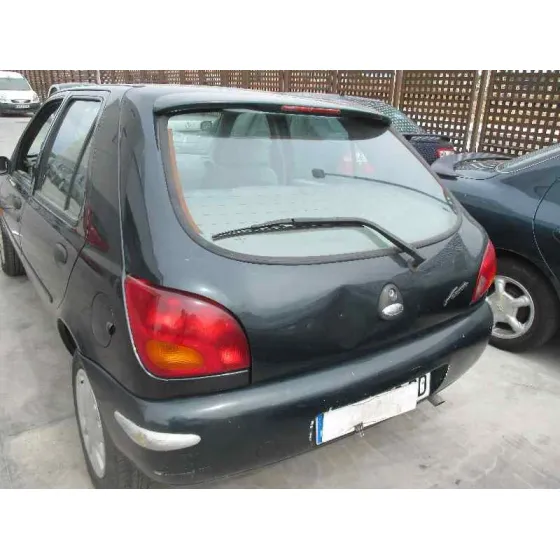 FORD FIESTA BERLINA '1997 GHIA VERDE OSCURO