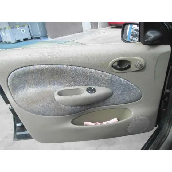 FORD FIESTA BERLINA '1997 GHIA VERDE OSCURO