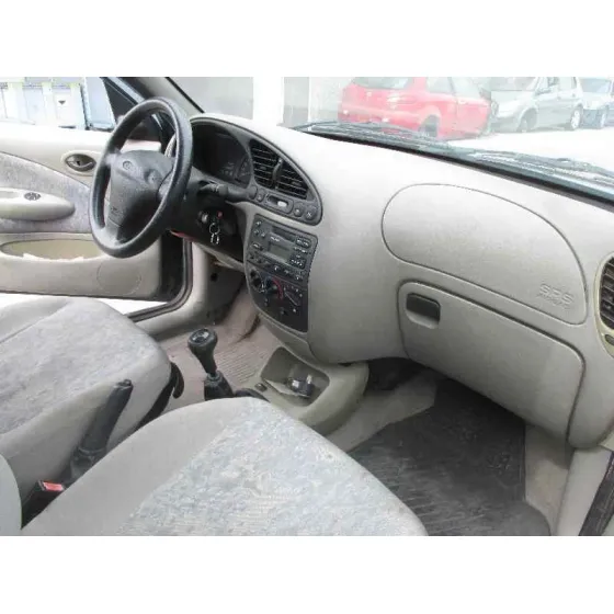 FORD FIESTA BERLINA '1997 GHIA VERDE OSCURO