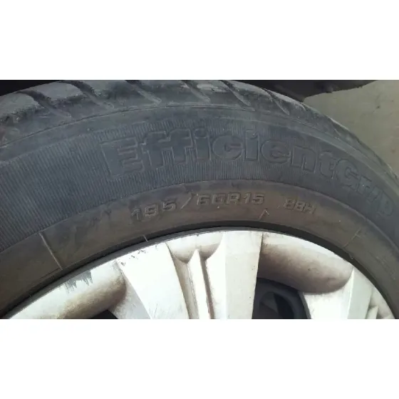 FORD FOCUS BERLINA (CAK) '1999 AMBIENTE GRIS PLATA