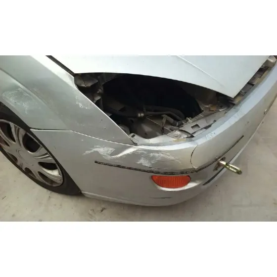 FORD FOCUS BERLINA (CAK) '1999 AMBIENTE GRIS PLATA