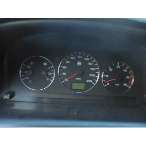 ALFA ROMEO 146 '2000 1.9 JTD ROJO