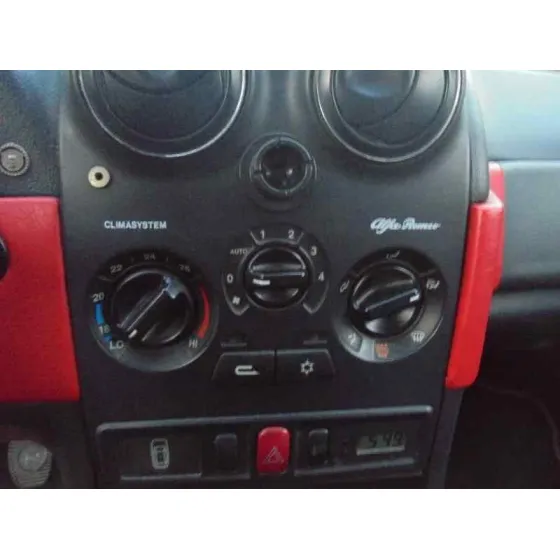 ALFA ROMEO 146 '2000 1.9 JTD ROJO