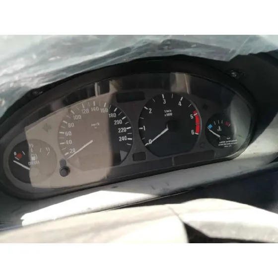 BMW SERIE 3 COMPACTO (E36) '1997 318TDS COMFORT EDITION GRIS PLATA