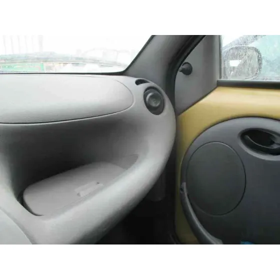 FORD KA (CCQ) '2000 BASICO DORADO