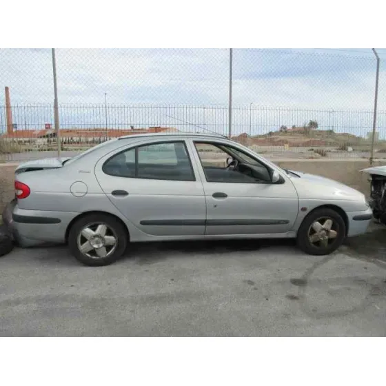 RENAULT MEGANE I FASE 2 CLASSIC (LA..) '2000 1.6 16V AUTHENTIQUE GRIS