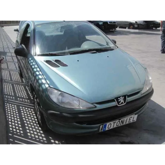 PEUGEOT 206 BERLINA '2000 XR VERDE