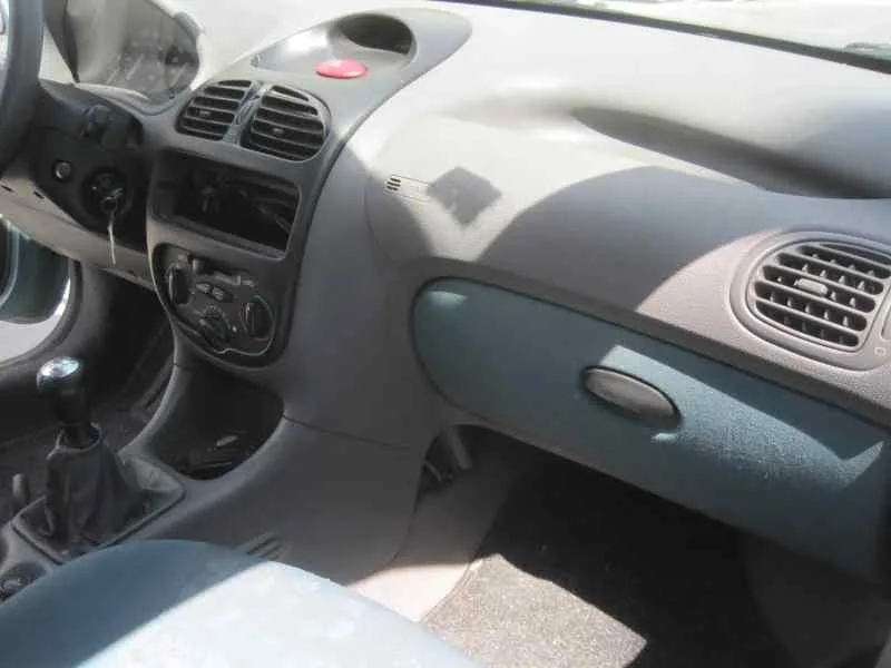 PEUGEOT 206 BERLINA '2000 XR VERDE
