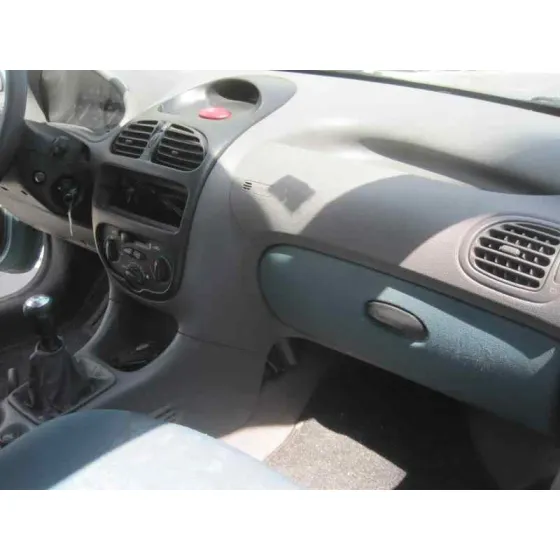PEUGEOT 206 BERLINA '2000 XR VERDE