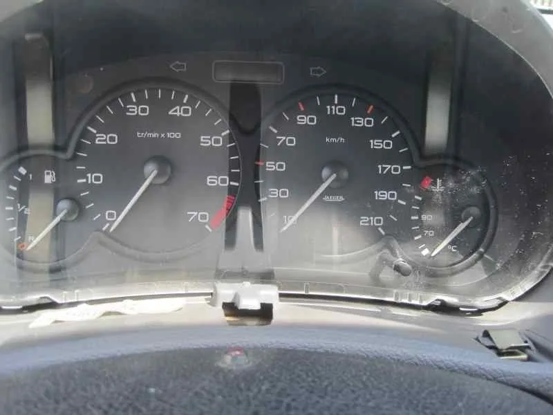PEUGEOT 206 BERLINA '2000 XR VERDE