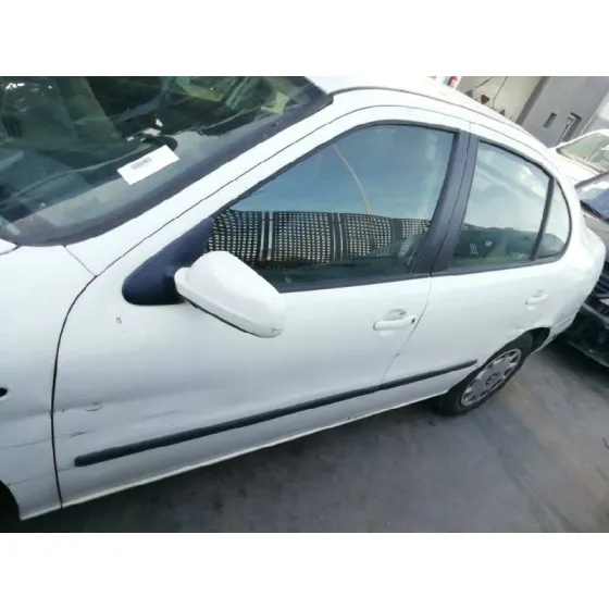 SEAT TOLEDO (1M2) '2000 SELECT BLANCO